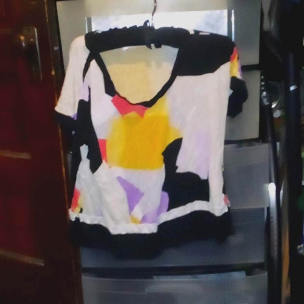 Shirt with shapes on it